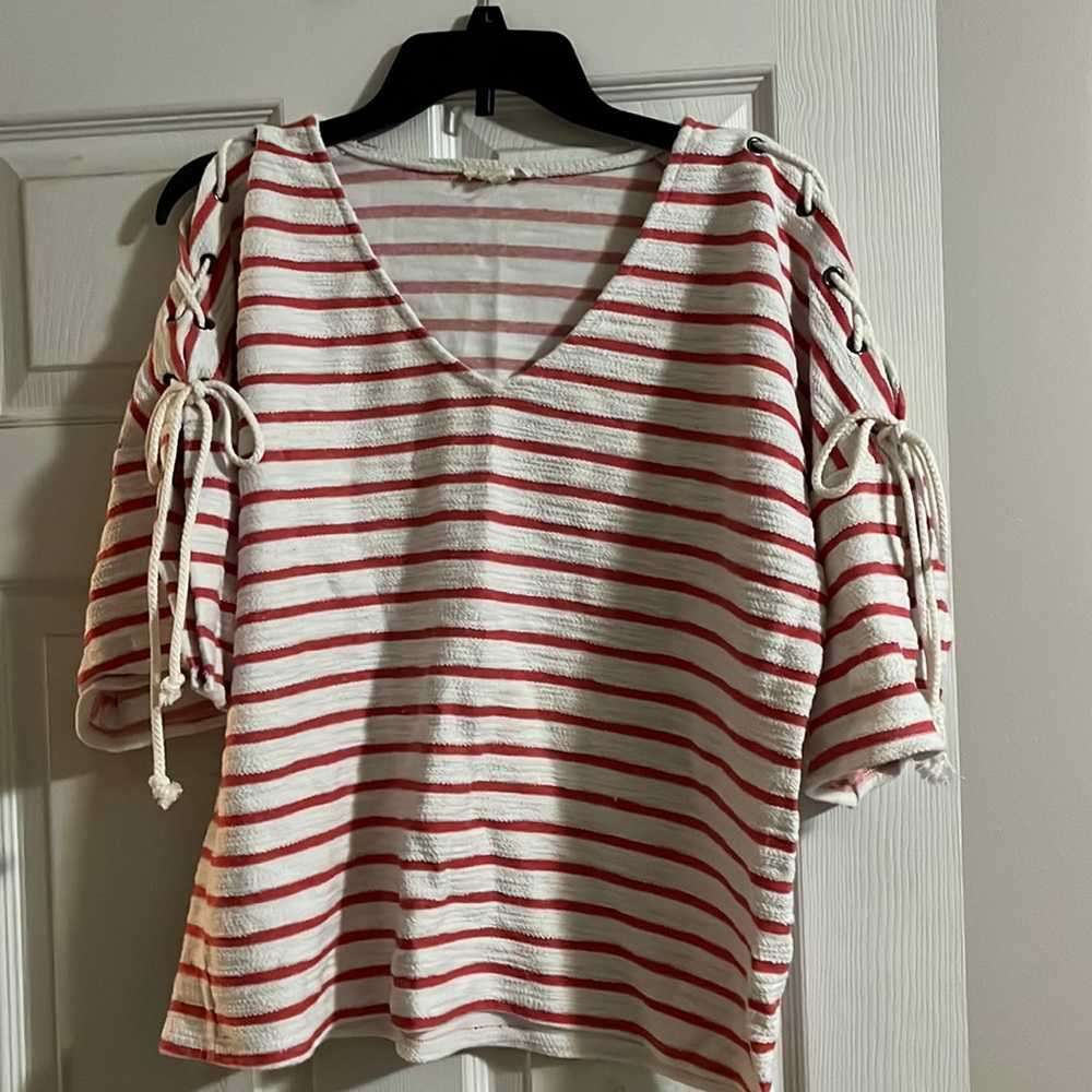 Women’s Jane and Delancey red and cream striped shirt, bell sleeves, cute ties-L